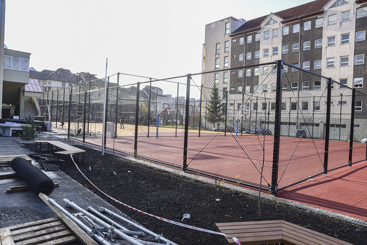 Hamarosan használhatják a diákok az új sportpályákat